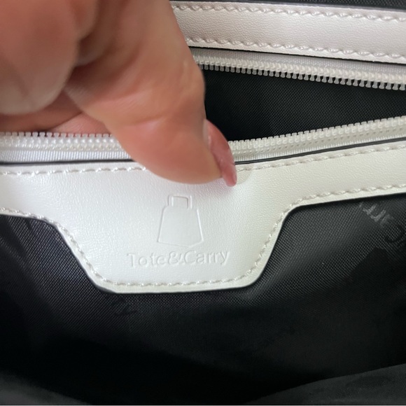 Tote Carry Vegan Leather Backpack
Crocodile Skin - Picture 7 of 16